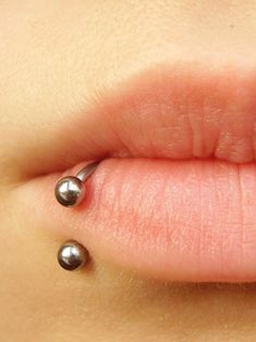 Κοσμήματα piercing χειλιών